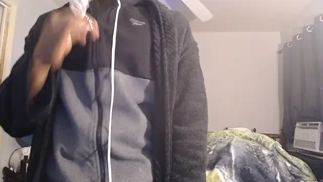 Snapshot of dominatingblacklove chatting on February 14, 2025, 9:24 am dominatingblacklove online show from February 14, 2025, 9:24 am