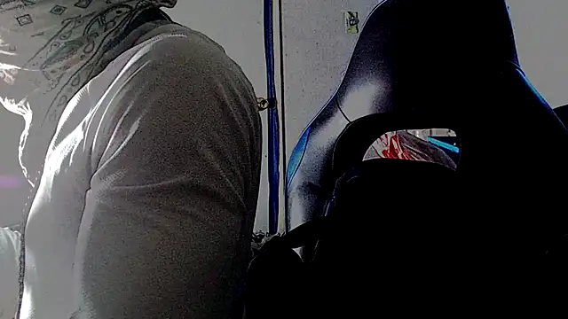 Snapshot of dominatingblacklove chatting on September 29, 2025, 12:05 am dominatingblacklove online show from September 29, 2025, 12:05 am