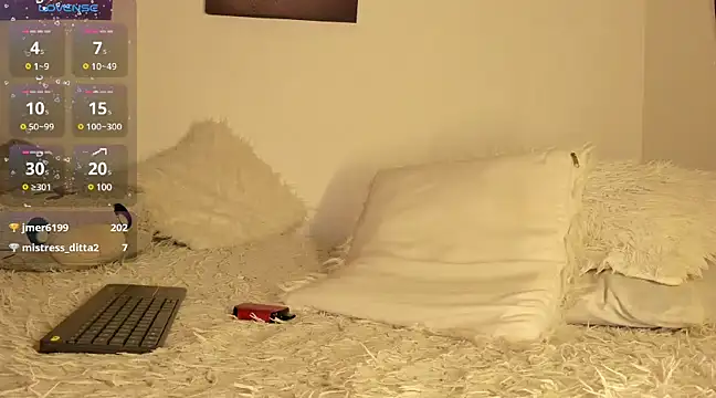 Snapshot of Henophiid chatting on January 15, 2025, 1:45 am Henophiid online show from January 15, 2025, 1:45 am