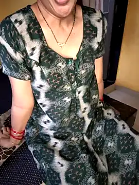 lovelygirl4567 online show from September 26, 2025, 5:11 am