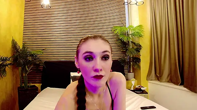 SamaraSinn online show from February 5, 2025, 8:43 am