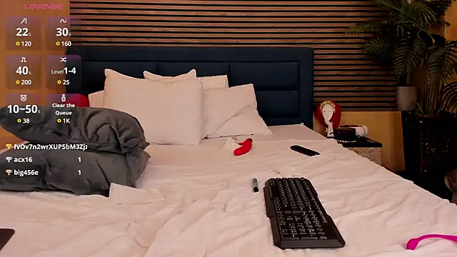 SamaraSinn online show from March 16, 2025, 12:11 pm