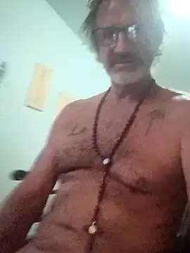 Cloudin around online show from October 11, 2025, 7:34 pm