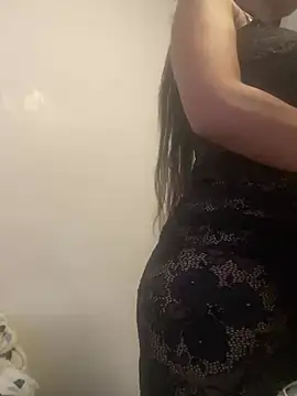 Snapshot of CurvyQueen19 chatting on February 22, 2025, 4:19 pm CurvyQueen19 online show from February 22, 2025, 4:19 pm