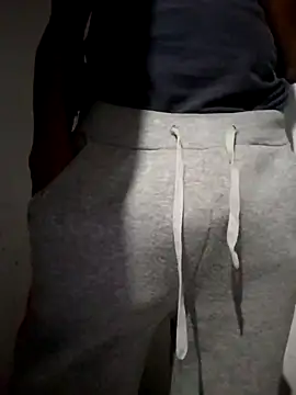 MKbesxxx online show from March 4, 2025, 7:32 pm