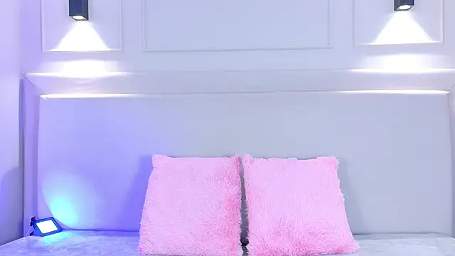 NickyBelmonth online show from September 17, 2025, 11:34 am