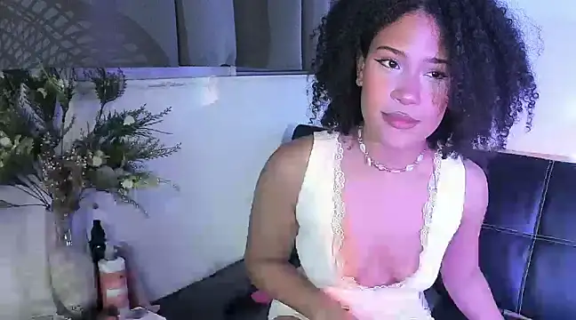 Snapshot of bronwgirl69 chatting on January 20, 2025, 2:43 am bronwgirl69 online show from January 20, 2025, 2:43 am