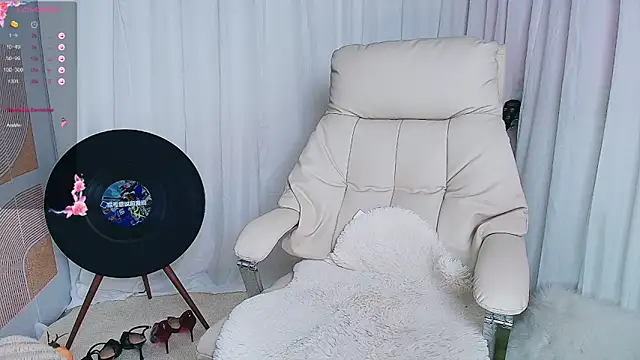 xiaotiantian-76 online show from November 5, 2025, 3:28 am