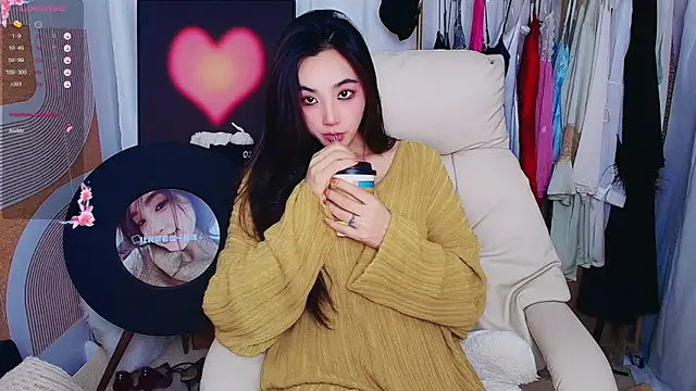 xiaotiantian-76 online show from November 16, 2025, 12:33 pm