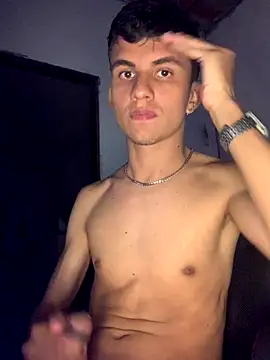 gabrielzinnnn085 online show from October 26, 2025, 3:12 am