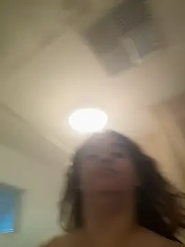 mamifresita online show from November 30, 2025, 11:42 pm