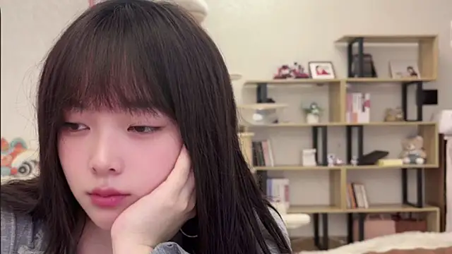 Chenjing0 online show from November 7, 2025, 3:06 am