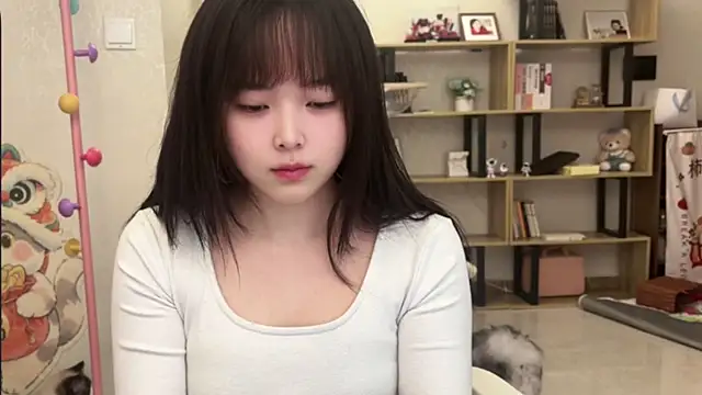 Chenjing0 online show from November 12, 2025, 12:27 pm