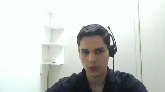 Snapshot of novinho242k chatting on January 2, 2025, 5:29 pm novinho242k online show from January 2, 2025, 5:29 pm