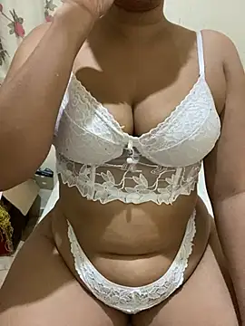 julianabun online show from January 21, 2025, 1:39 am