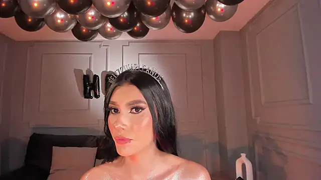 NiaSalvatore online show from February 19, 2025, 12:35 am