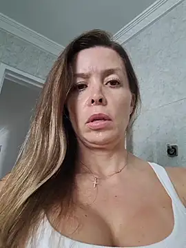 karina warthon online show from October 30, 2025, 5:57 pm