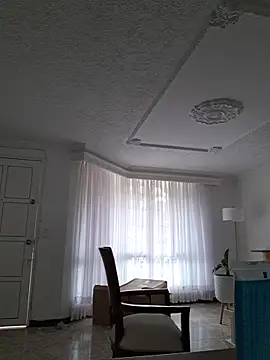 Snapshot of karina_warthon chatting on December 19, 2025, 5:31 pm karina warthon online show from December 19, 2025, 5:31 pm