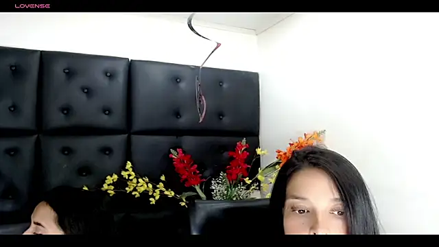 Carolaine01 online show from February 24, 2025, 8:58 pm