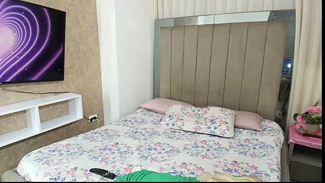 sexy melany xxx online show from January 14, 2026, 5:46 am