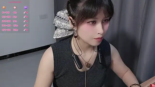 Lucky-xiuxiu online show from October 3, 2025, 1:52 pm