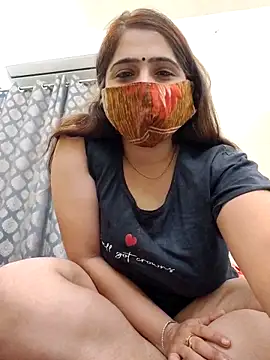 shreya1765 online show from September 18, 2025, 11:34 am