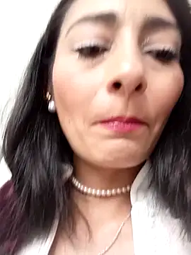 BELLA--26 online show from January 24, 2025, 6:04 pm