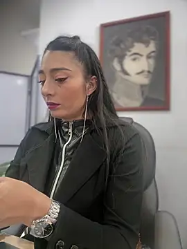 BELLA--26 online show from December 22, 2025, 1:52 pm