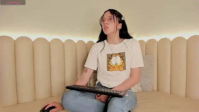 catalina rrosee online show from January 3, 2025, 7:29 pm