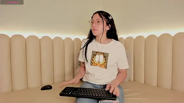 catalina rrosee online show from January 3, 2025, 10:29 pm