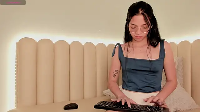 catalina rrosee online show from January 4, 2025, 10:13 pm