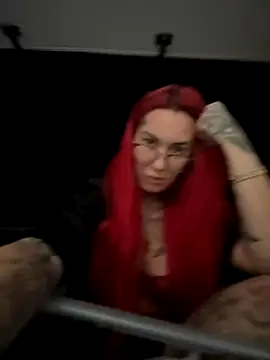 Mia-Fuchs online show from September 19, 2025, 2:57 am