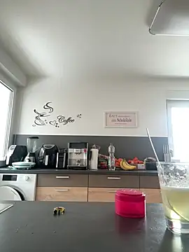 Mia-Fuchs online show from January 11, 2026, 10:42 am