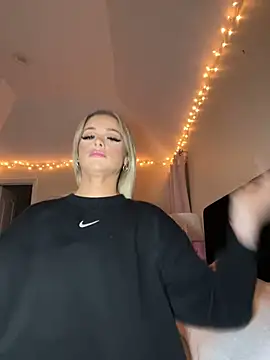 Snapshot of miasmithxxx chatting on January 10, 2025, 9:13 am miasmithxxx online show from January 10, 2025, 9:13 am