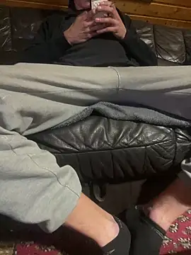 dickeeier420X online show from May 13, 2026, 9:11 pm