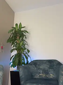 Laurensmith9 online show from January 16, 2025, 6:06 pm