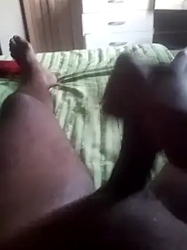 rodrig2107 online show from April 17, 2026, 8:12 pm