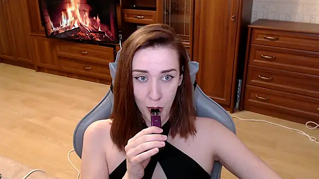 JessicaMurray online show from April 13, 2026, 8:03 pm