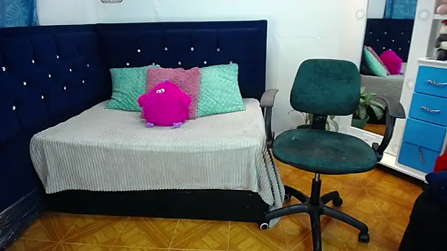 twinkmilk  online show from March 16, 2025, 12:34 am