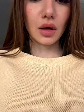 Snapshot of Maddy_Jones chatting on October 17, 2025, 2:15 am Maddy Jones online show from October 17, 2025, 2:15 am