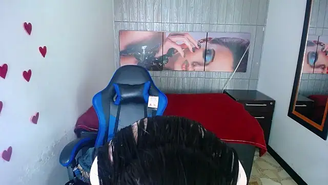 Snapshot of Anniee_x chatting on February 16, 2026, 12:56 pm Anniee x online show from February 16, 2026, 12:56 pm