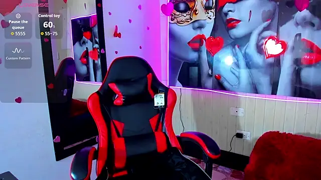 Snapshot of Anniee_x chatting on March 3, 2026, 12:44 pm Anniee x online show from March 3, 2026, 12:44 pm