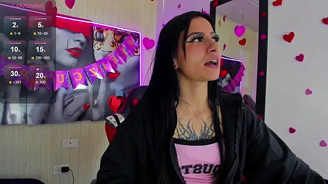 Snapshot of Anniee_x chatting on March 12, 2026, 12:44 pm Anniee x online show from March 12, 2026, 12:44 pm