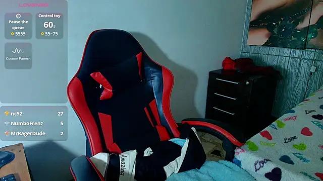 Snapshot of Anniee_x chatting on March 24, 2026, 2:11 pm Anniee x online show from March 24, 2026, 2:11 pm