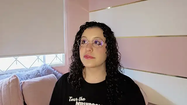 Charlotte  Miller online show from October 2, 2025, 11:39 am