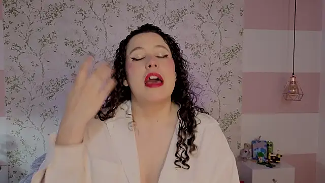 Charlotte  Miller online show from March 15, 2026, 1:06 pm