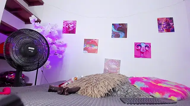 ebony cutte online show from March 20, 2025, 7:57 pm