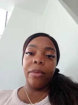 Snapshot of Sade_summer chatting on May 13, 2026, 3:31 pm Sade summer online show from May 13, 2026, 3:31 pm