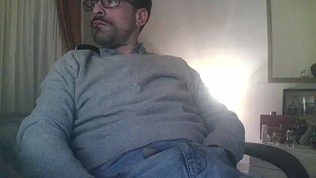 Snapshot of Patrickhound chatting on January 28, 2025, 1:18 am Patrickhound online show from January 28, 2025, 1:18 am