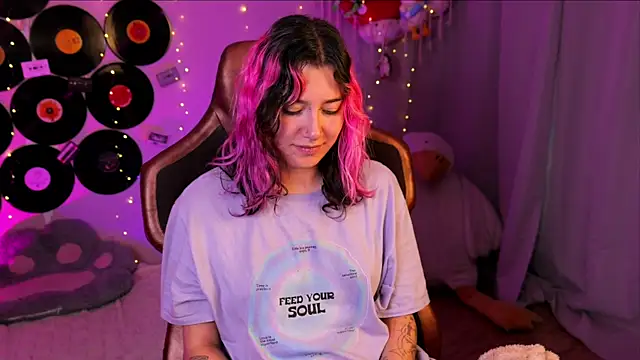  zephyr  online show from March 30, 2026, 10:33 pm